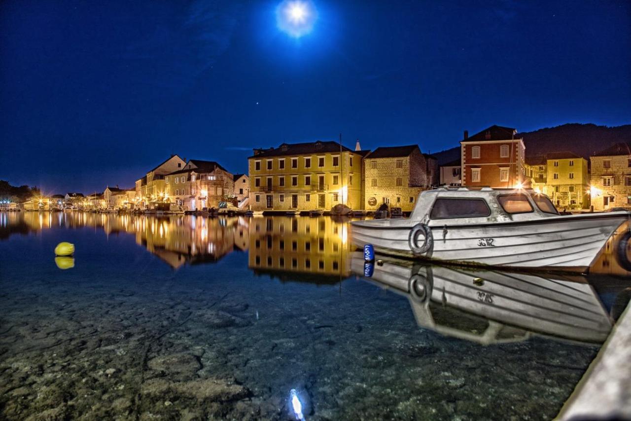 Apartments Emmas Studio Stari Grad  Luaran gambar