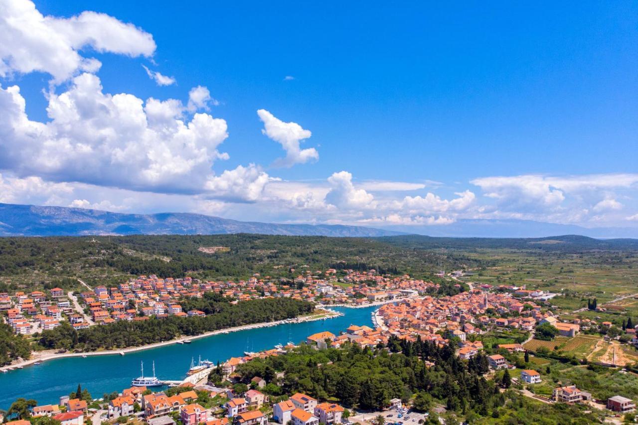 Apartments Emmas Studio Stari Grad  Luaran gambar