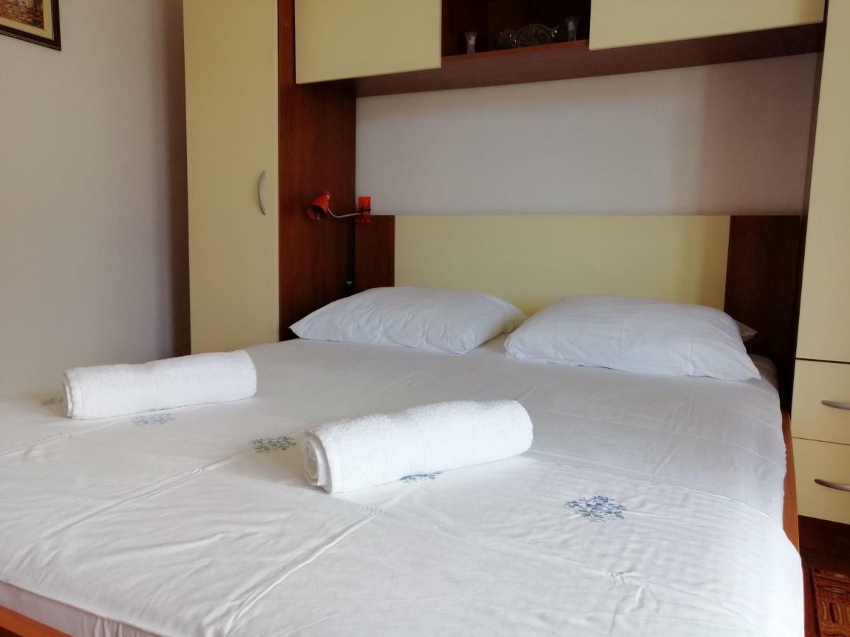 Apartments Emmas Studio Stari Grad  Luaran gambar