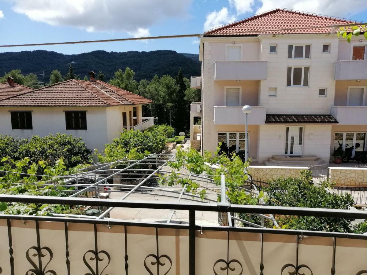 Apartments Emmas Studio Stari Grad  Luaran gambar