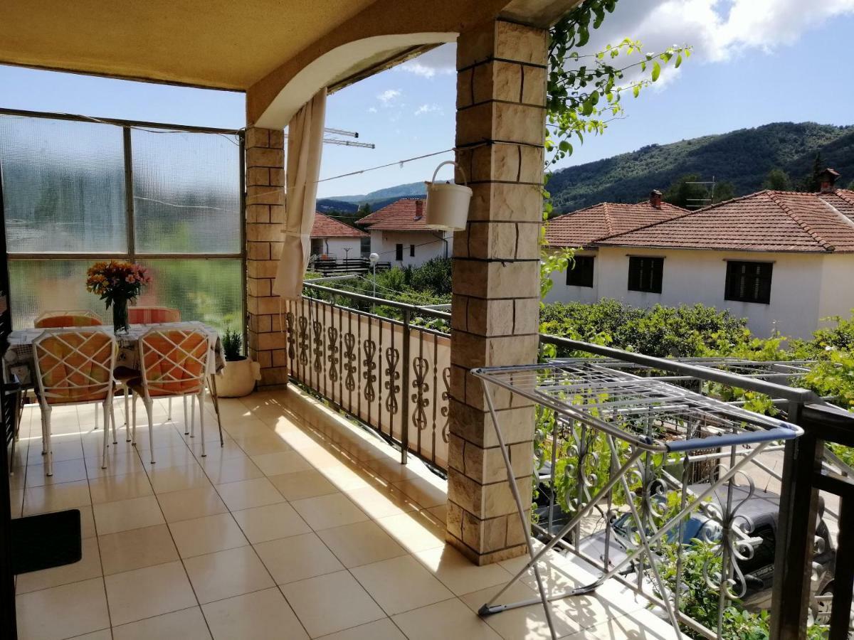 Apartments Emmas Studio Stari Grad  Luaran gambar