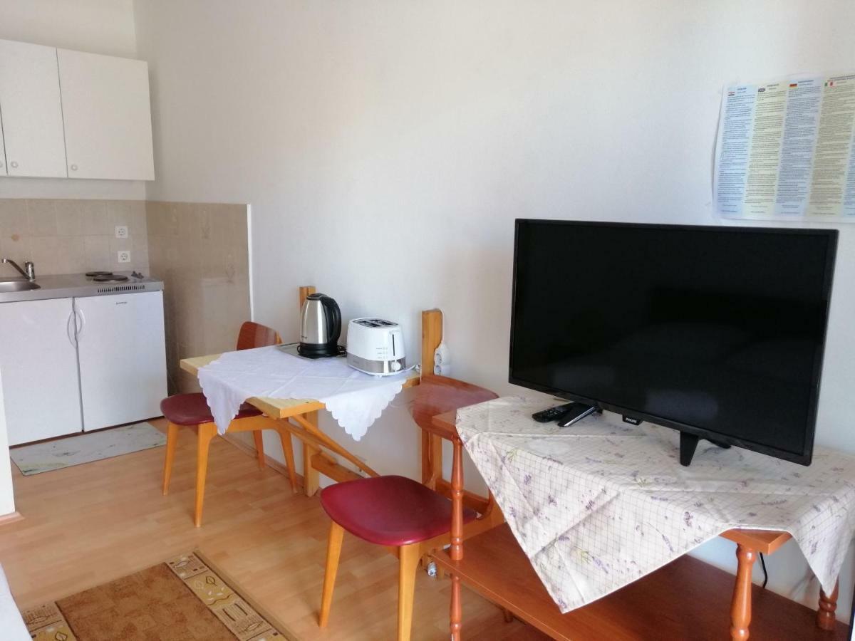 Apartments Emmas Studio Stari Grad  Luaran gambar