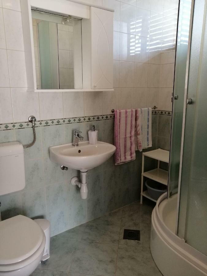 Apartments Emmas Studio Stari Grad  Luaran gambar