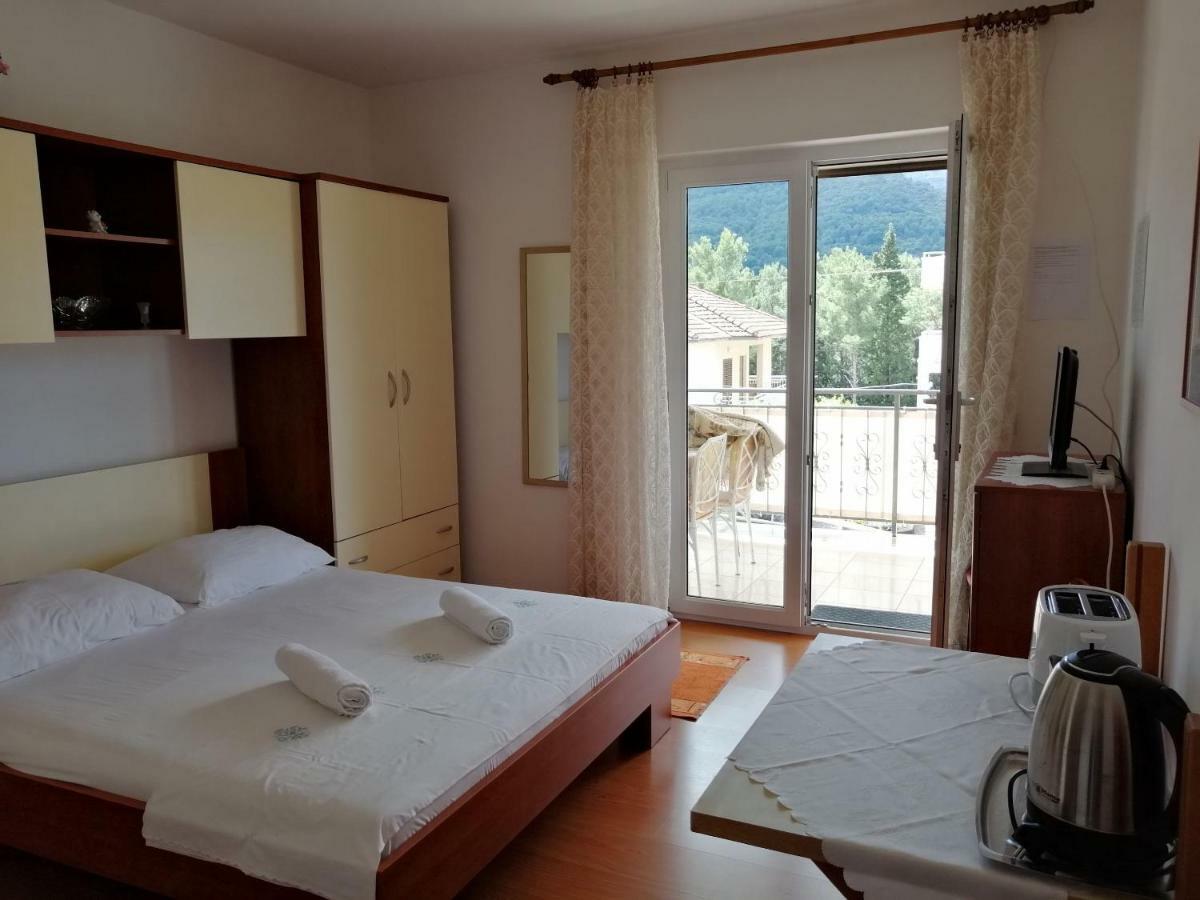 Apartments Emmas Studio Stari Grad  Luaran gambar