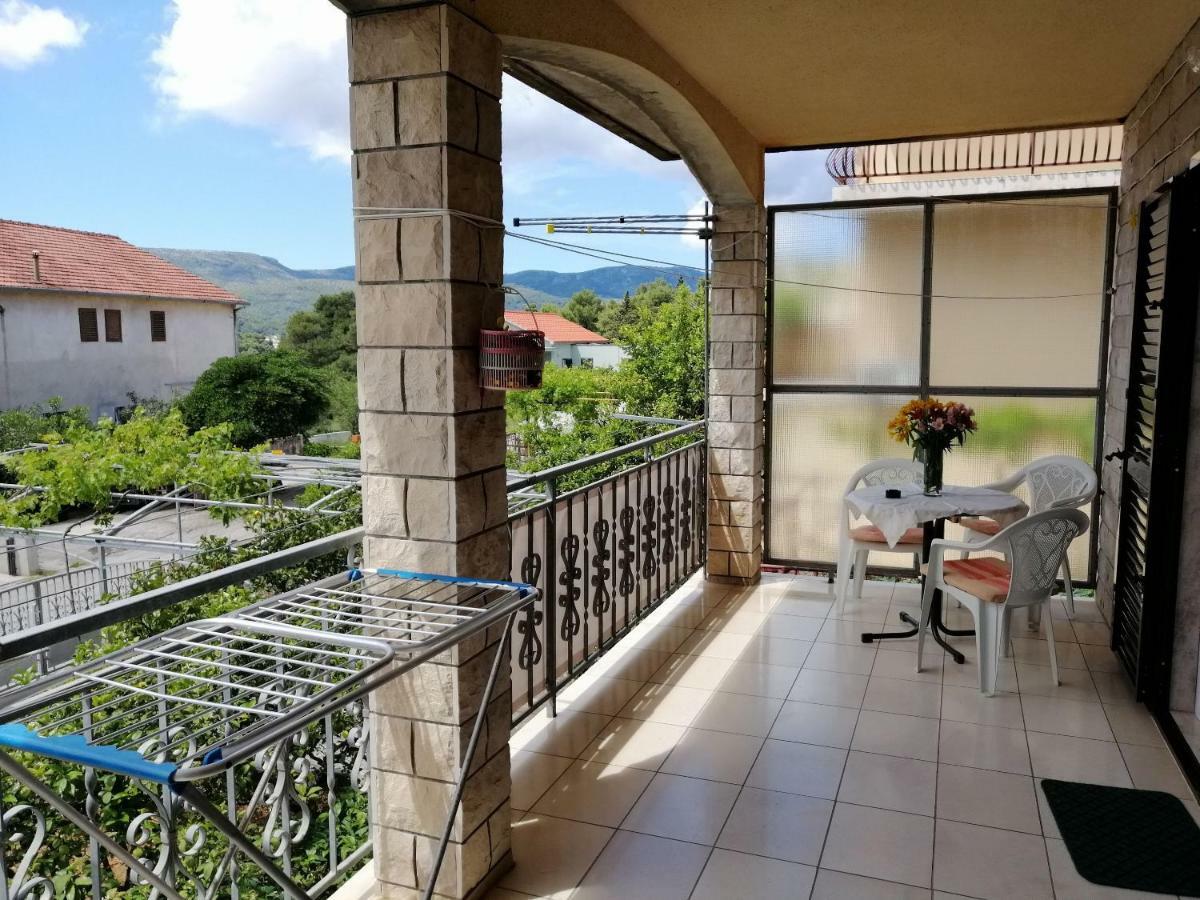 Apartments Emmas Studio Stari Grad  Luaran gambar