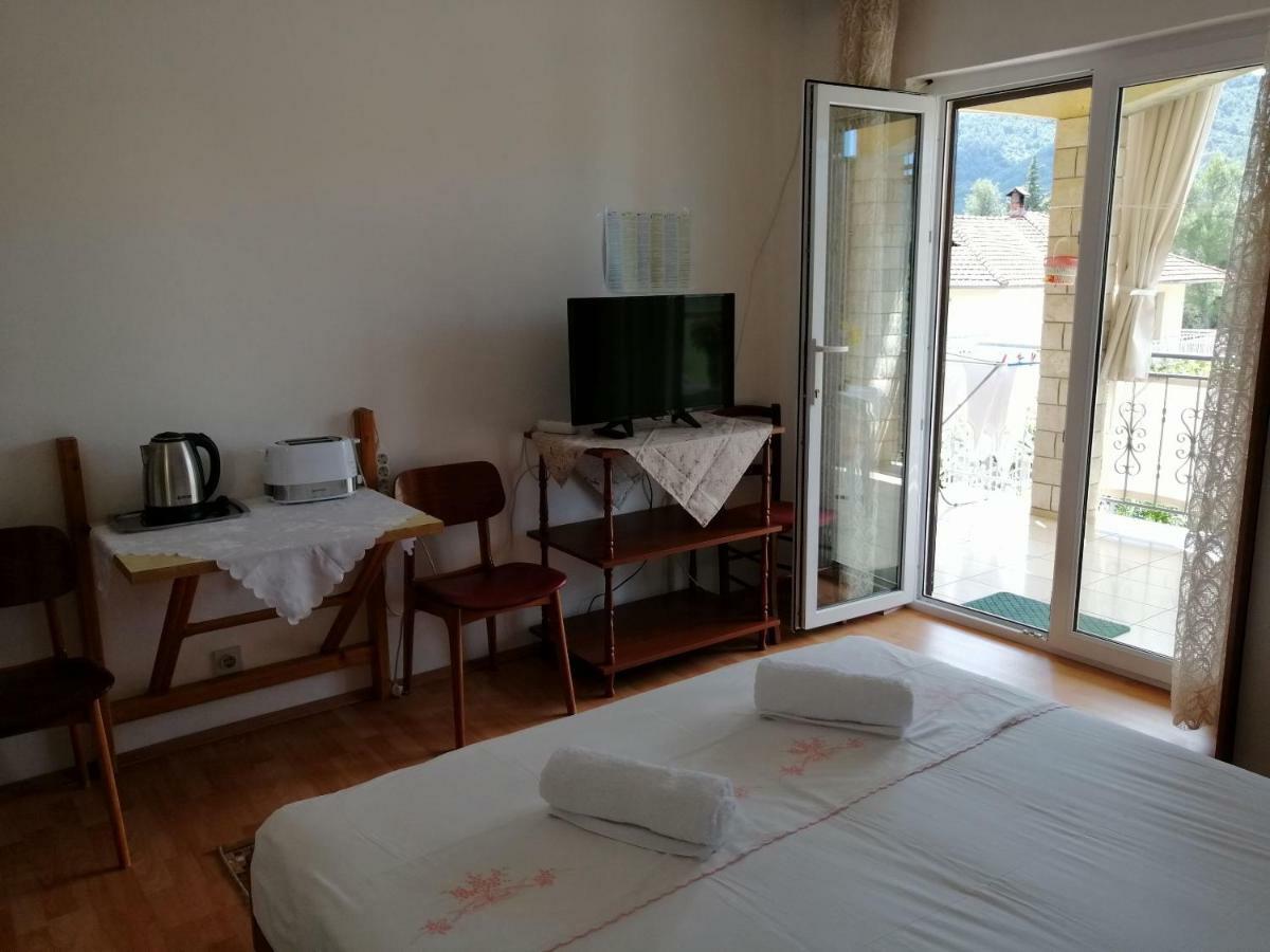 Apartments Emmas Studio Stari Grad  Luaran gambar